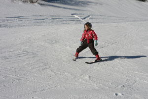 Ребенок на горнолыжном курорте