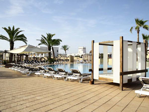 Бассейн в отеле Robinson Club 5*