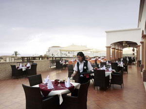 Питание в отеле Robinson Club 5*, Агадир, Марокко Гостиница Robinson Club 5*, терраса ресторана